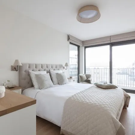Spacious Sea View With Pool Apartment *
