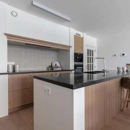 Spacious Sea View Apartment With Pool Appartement Ostende