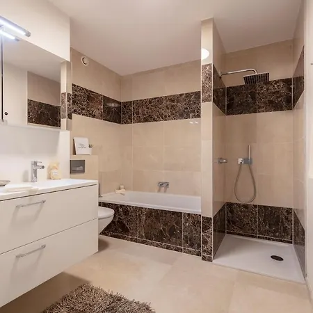 Appartement Spacious Sea View Apartment With Pool